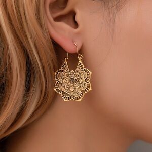 NEW women‘s Vintage Boho Carved Flower Drop Earrings